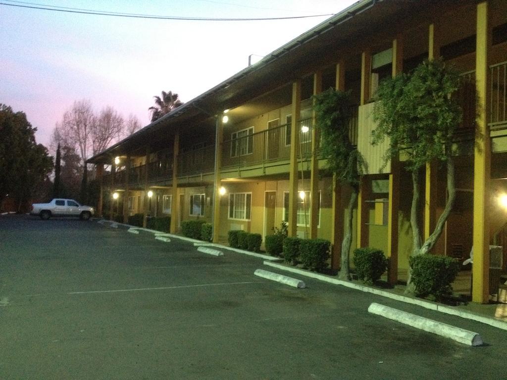 Parkside Inn Fresno Buitenkant foto